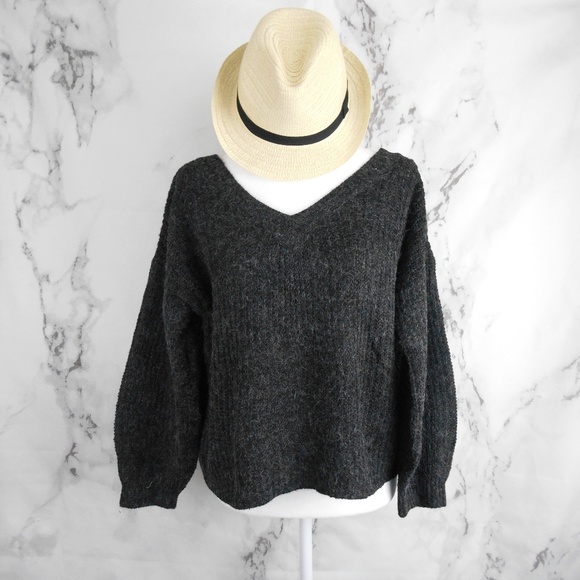 New Madison V-Neck Loose Sweater - Picture 4 of 6